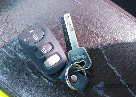 2019 Kia Optima Lx z USA, uszkodzony, nr VIN 5XXGT4L34KG326792